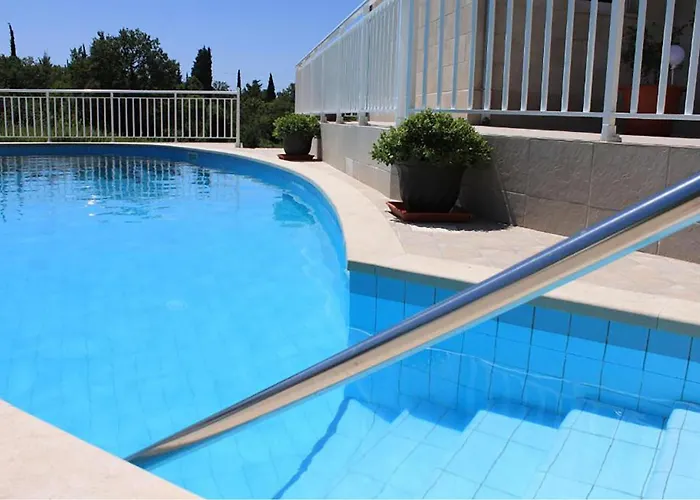 In With Swimming Pool Lägenhet Čilipi