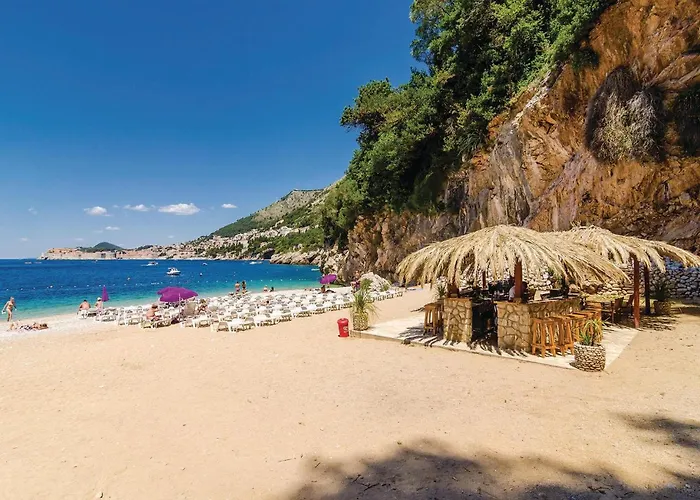 Lägenhet In With Swimming Pool Čilipi